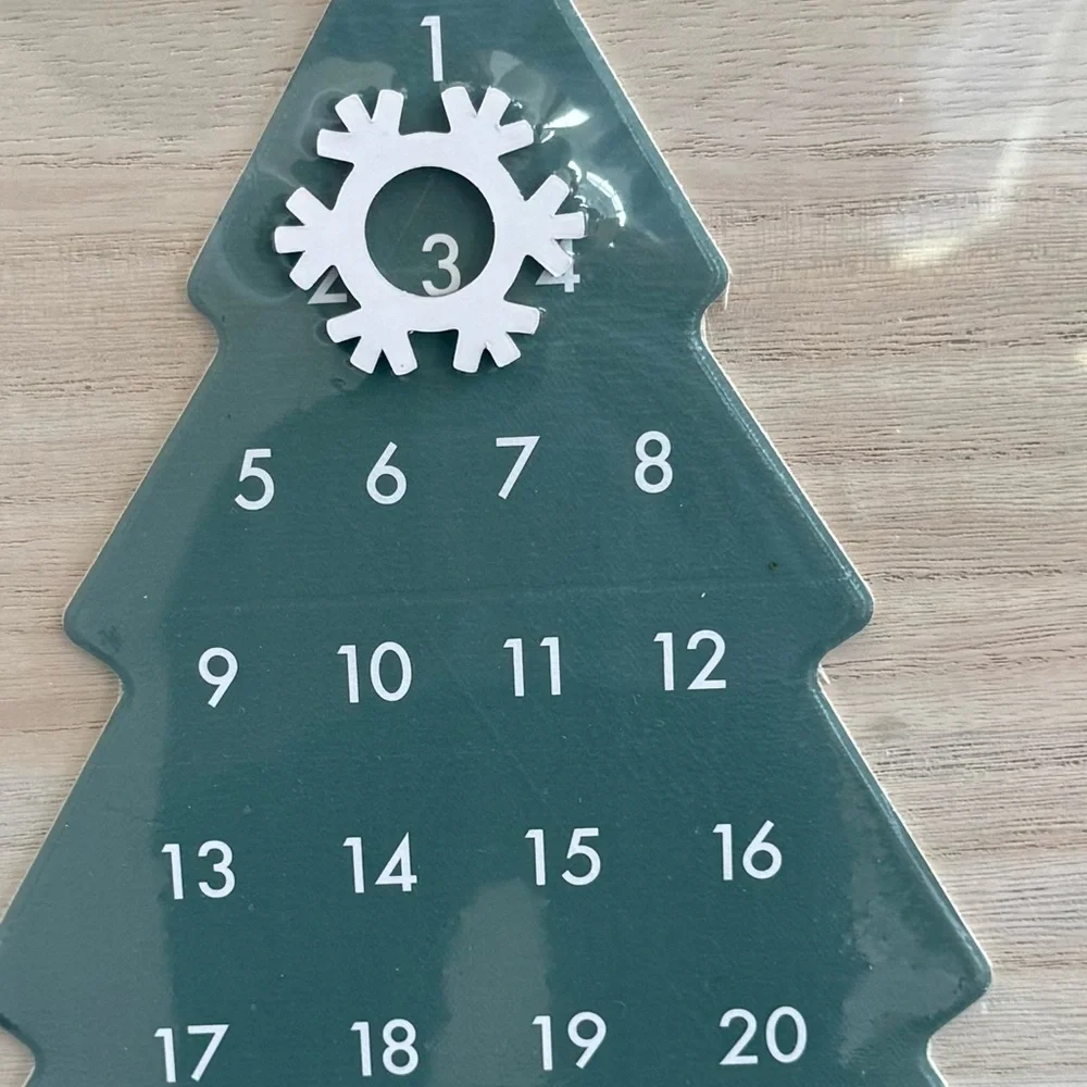NWT Target Bullseye Playground Magnetic Advent Christmas Countdown Wood Sign